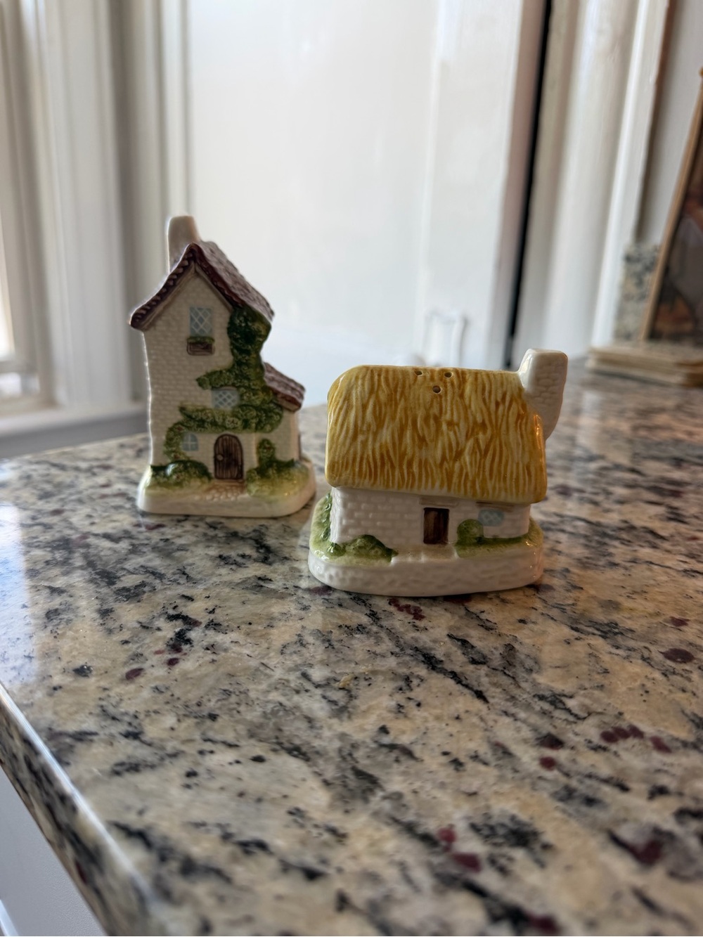 OTAGIRI Ceramic Cottage Salt and Pepper Shakers Yellow Thatched Roof